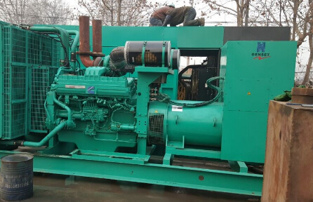 田家庵发电机组如何判断水冷式机油散热器内部是否需要清洗？